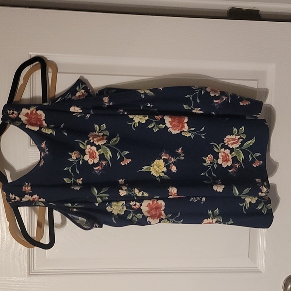 Cold-Shoulder Top - Picture 2 of 3